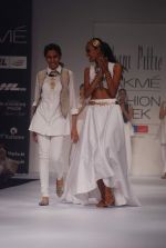 Model walk the ramp for Suhana Pittie Show at lakme fashion week 2012 Day 2 in Grand Hyatt, Mumbai on 3rd March 2012 (1).JPG